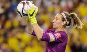 Karen Bardsley címeres mezben